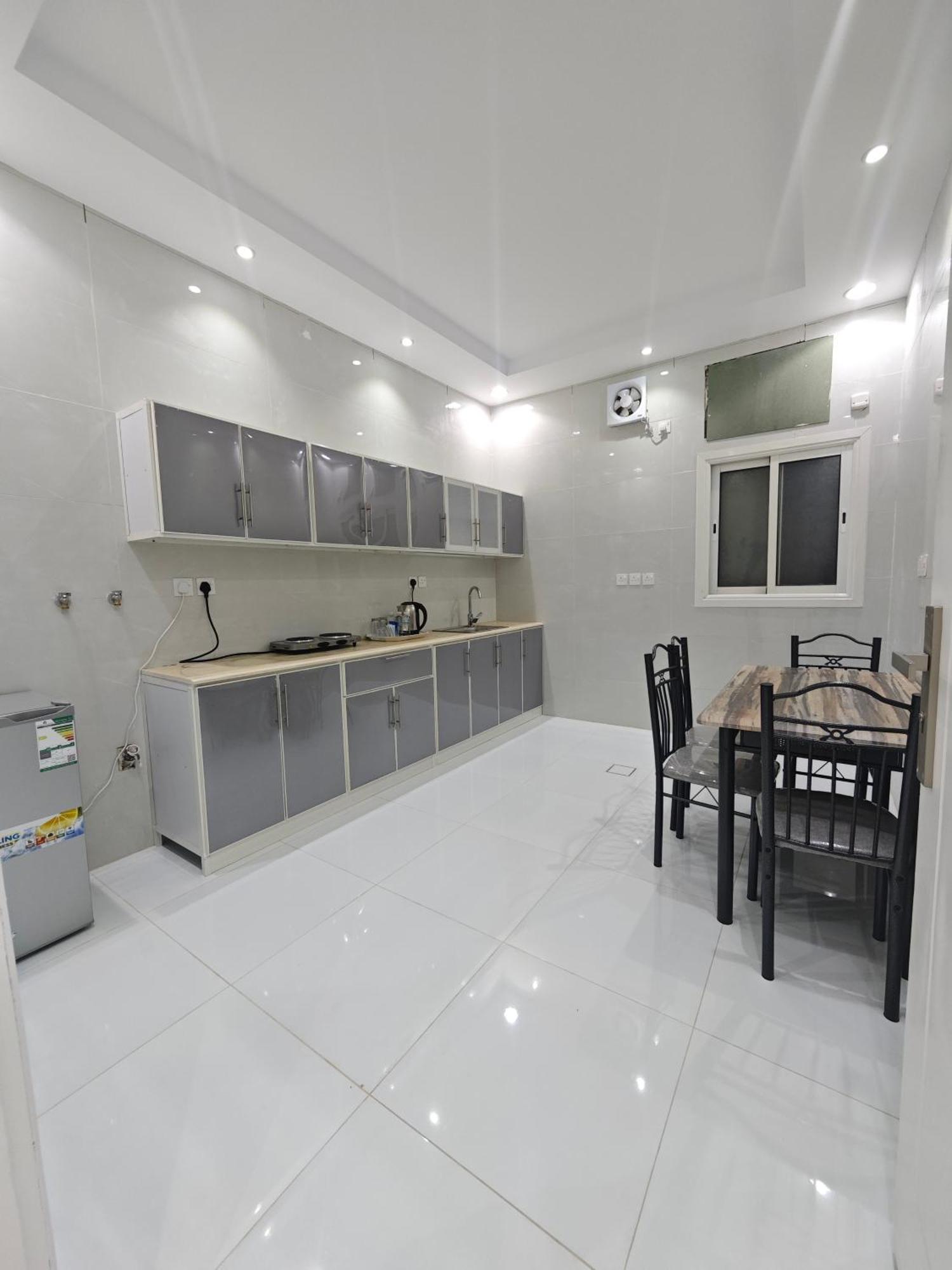 Yaqoot Al Madina Suites Al Awali Exterior foto
